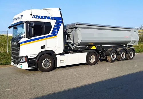 Sklápěcí návěs ALO trans FM pro přepravu sypkých materiálů
